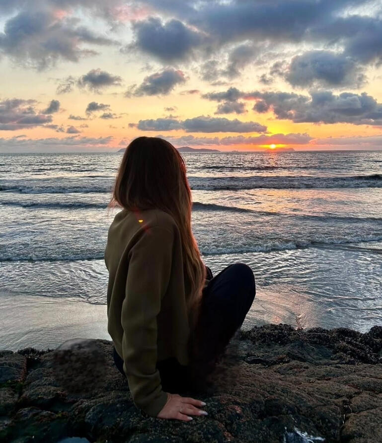 Dallas cuddle therapy | Cuddling service in DFW | Safe, platonic touch sessions Texas